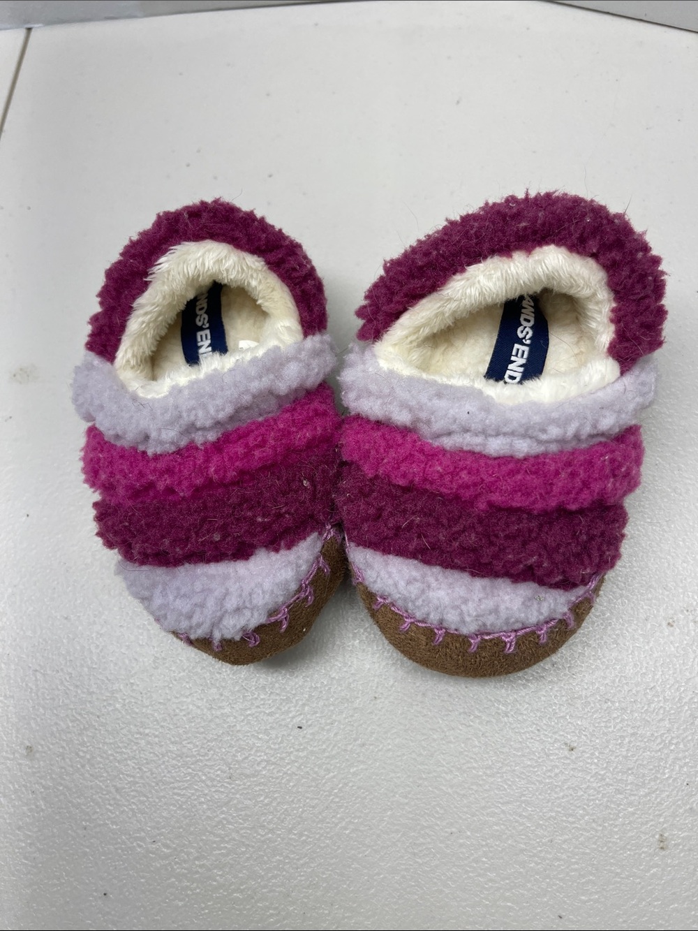 Lands' End Fuzzy Striped Kids Slippers in Magenta, Pink & Lavender. Size 5